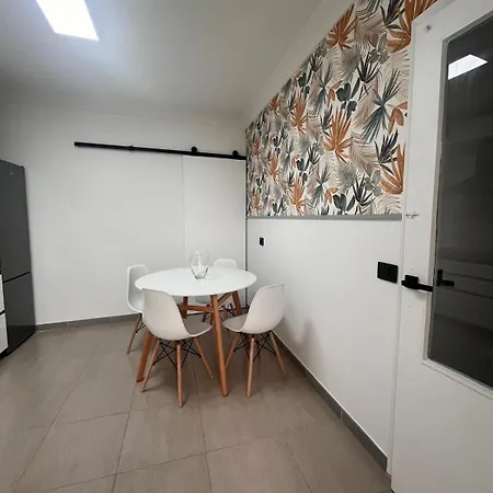 La Casa De Elena Con Terraza En El Centro アパート