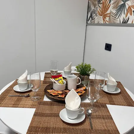 La Casa De Elena Con Terraza En El Centro *