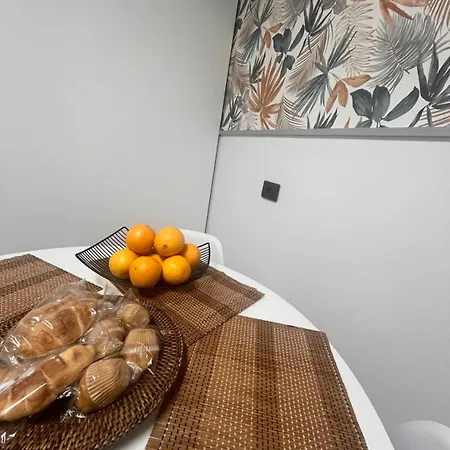 La Casa De Elena Con Terraza En El Centro לוגו