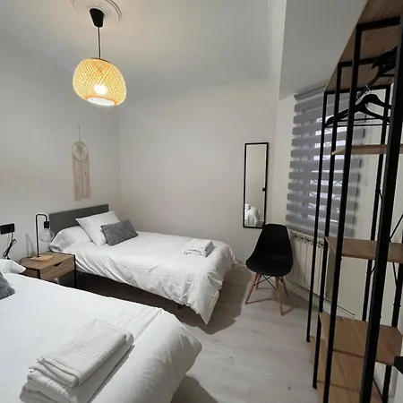 La Casa De Elena Con Terraza En El Centro *