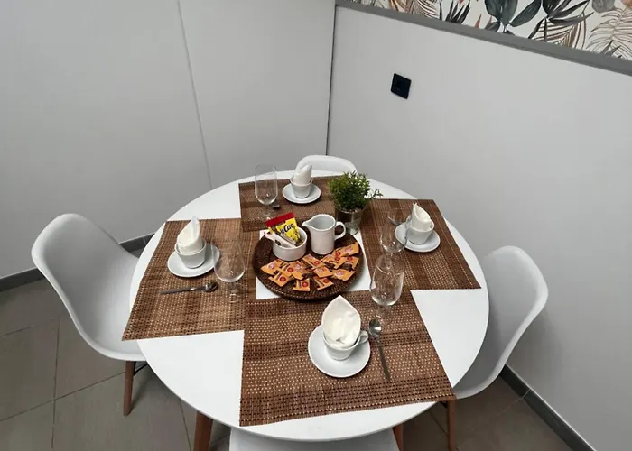 La Casa De Elena Con Terraza En El Centro *